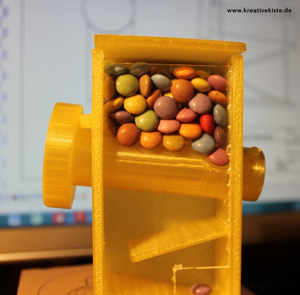  3D printing candy dispenser