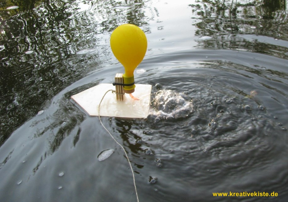 Boot Holz mit Luftballon Macht NEU Experimentieren und Bildung fur Kinder 