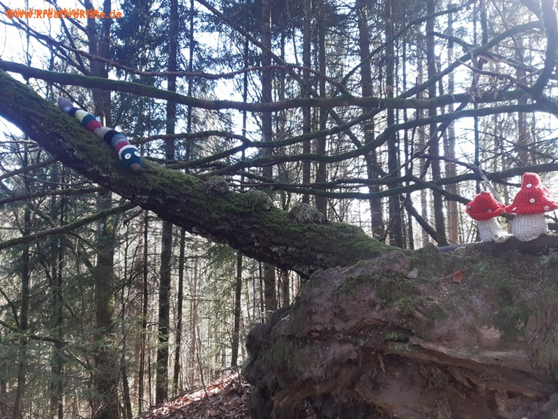 12 Pfalzgrafenweiler Häkel Tiere Waldweg Spaziergang Häkelpfad