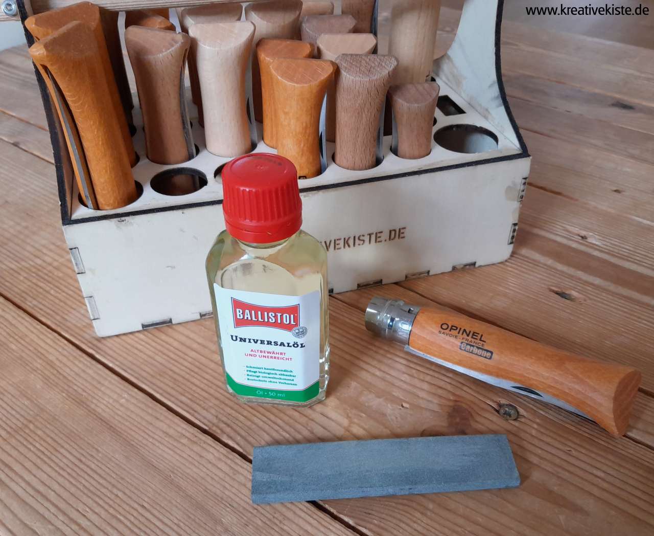 2 Opinel Messer aus Carbonstahl und Inox Stahl Unterschiede und Pflege