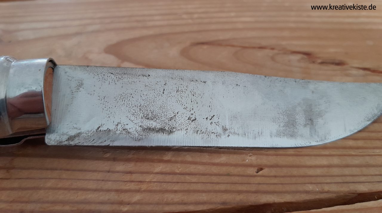 4 Opinel Messer aus Carbonstahl und Inox Stahl Unterschiede und Pflege
