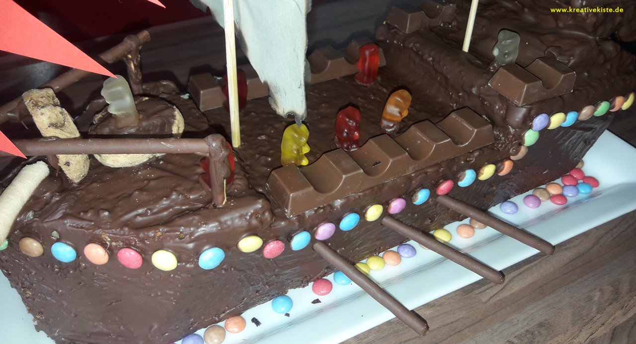 4 Piratengeburtstag Piratenschiff Kuchen Torte selber backen