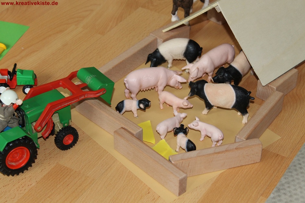 6-playmobil-schweinestall-bauanleitung-holz